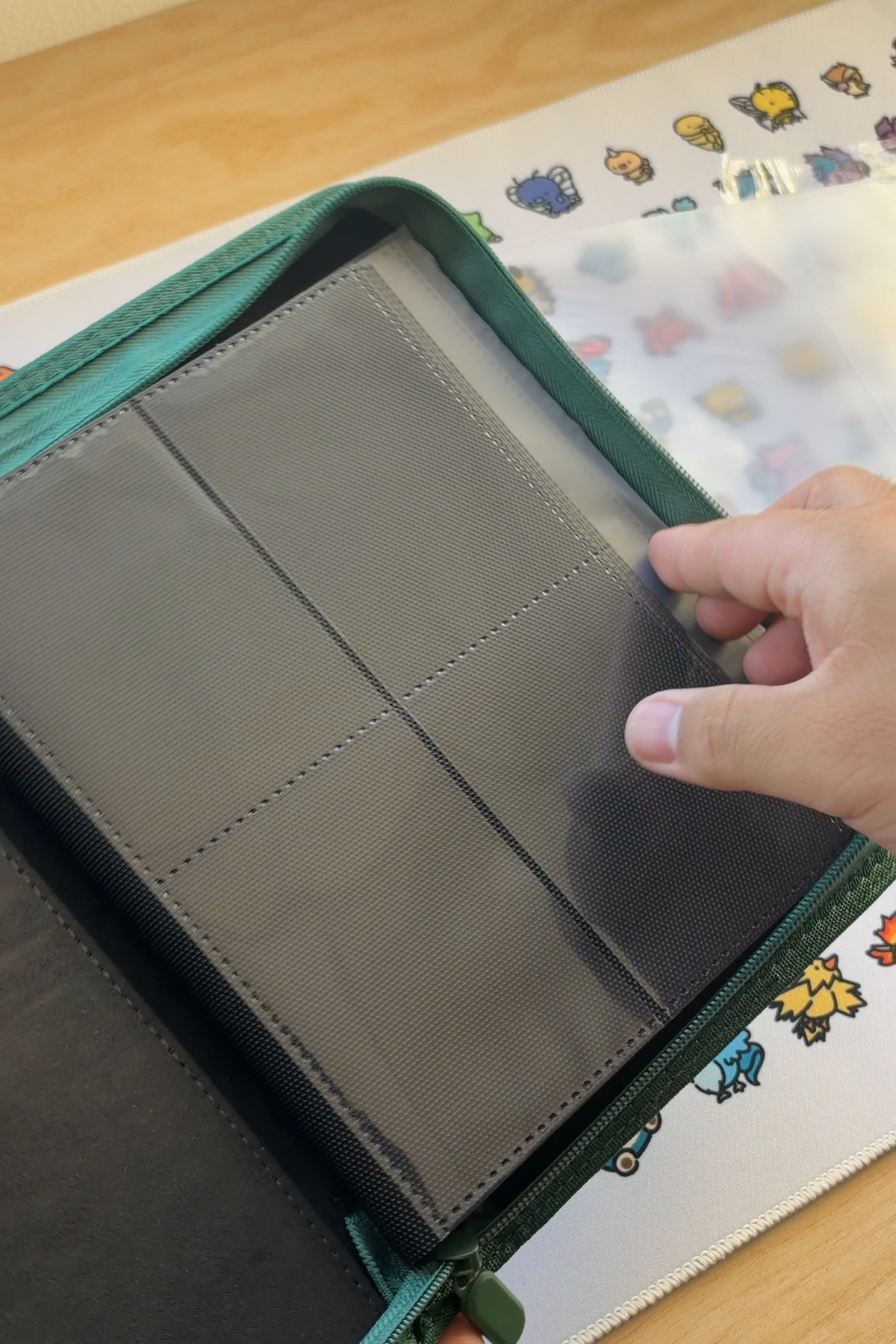 DISCOUNTED 4 Pocket Zip-Up TCG Binder (Fits Penny Sleeve Only)